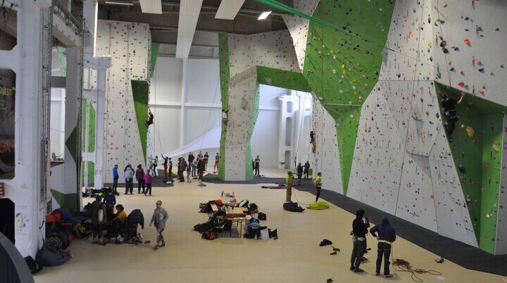 Blick in die Kletterhalle Nordwand | © Erfurt alpin