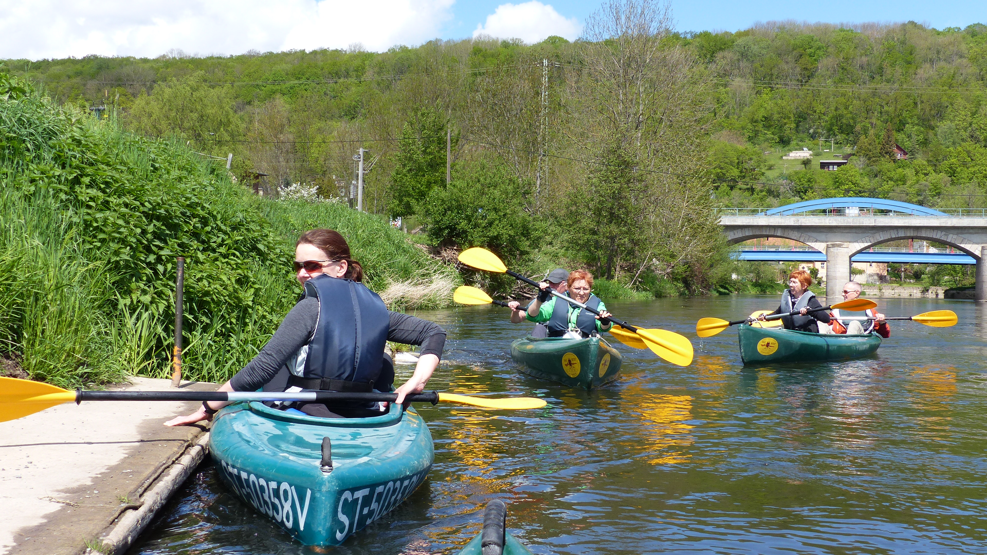 Paddeln auf dem Fluss | © Miriam Fischer